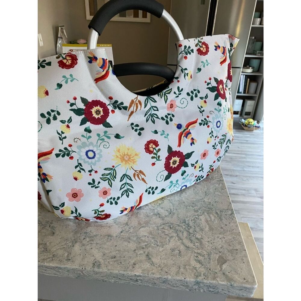 Live in Style White Floral Tote Bag with Round Handles
